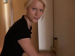 Anh trai đột nhập vào phòng tắm của em phim xex không che gái và buộc cô phải quan hệ tình dục